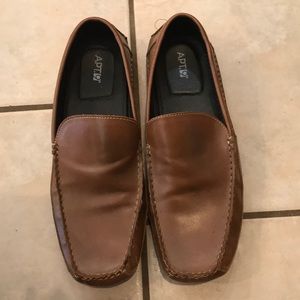 Men’s apt 9 brown slip on dress shoes loafers 👞